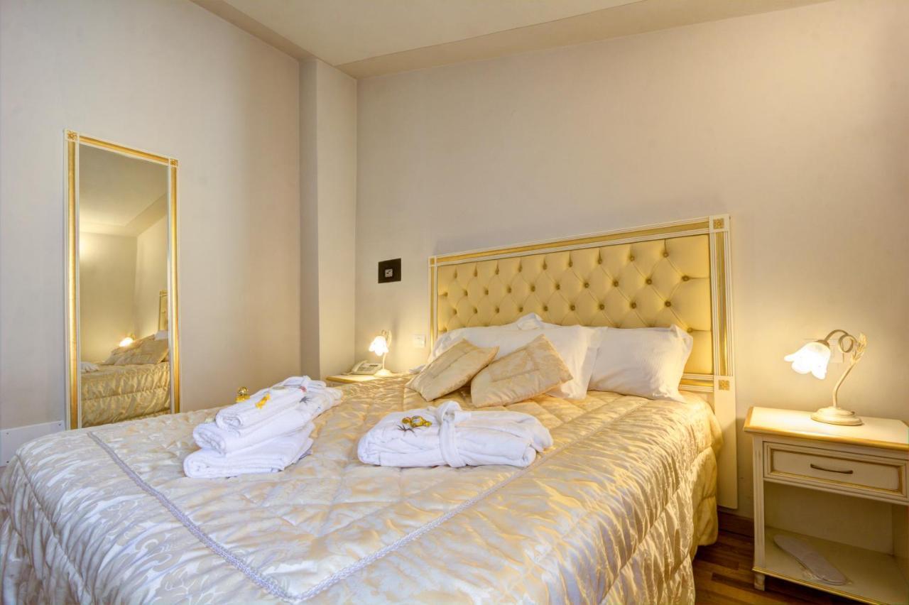 In Hotel 3*