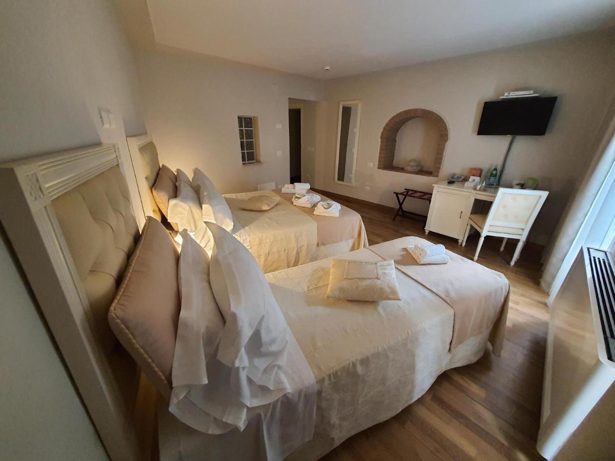 In Hotel Volterra