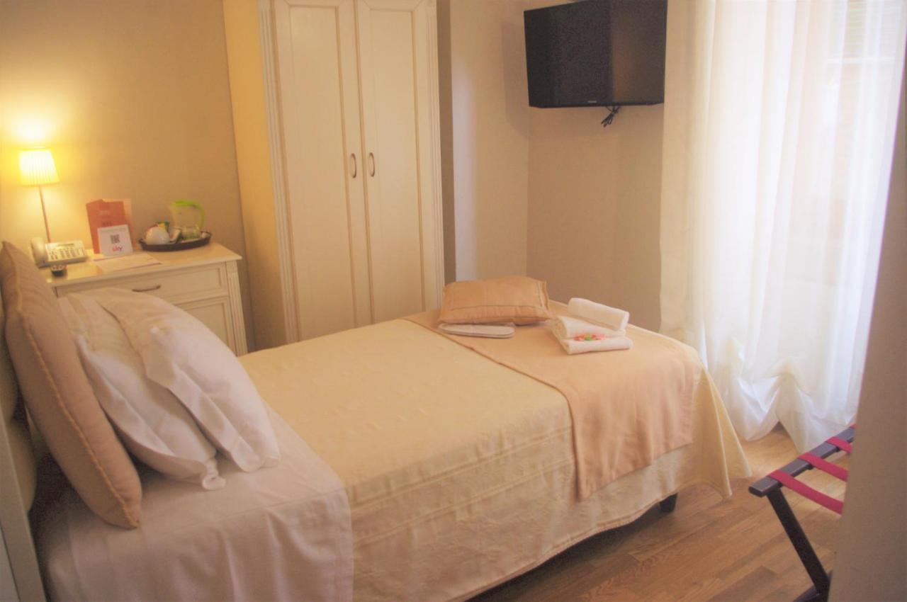 Hotel In 3*