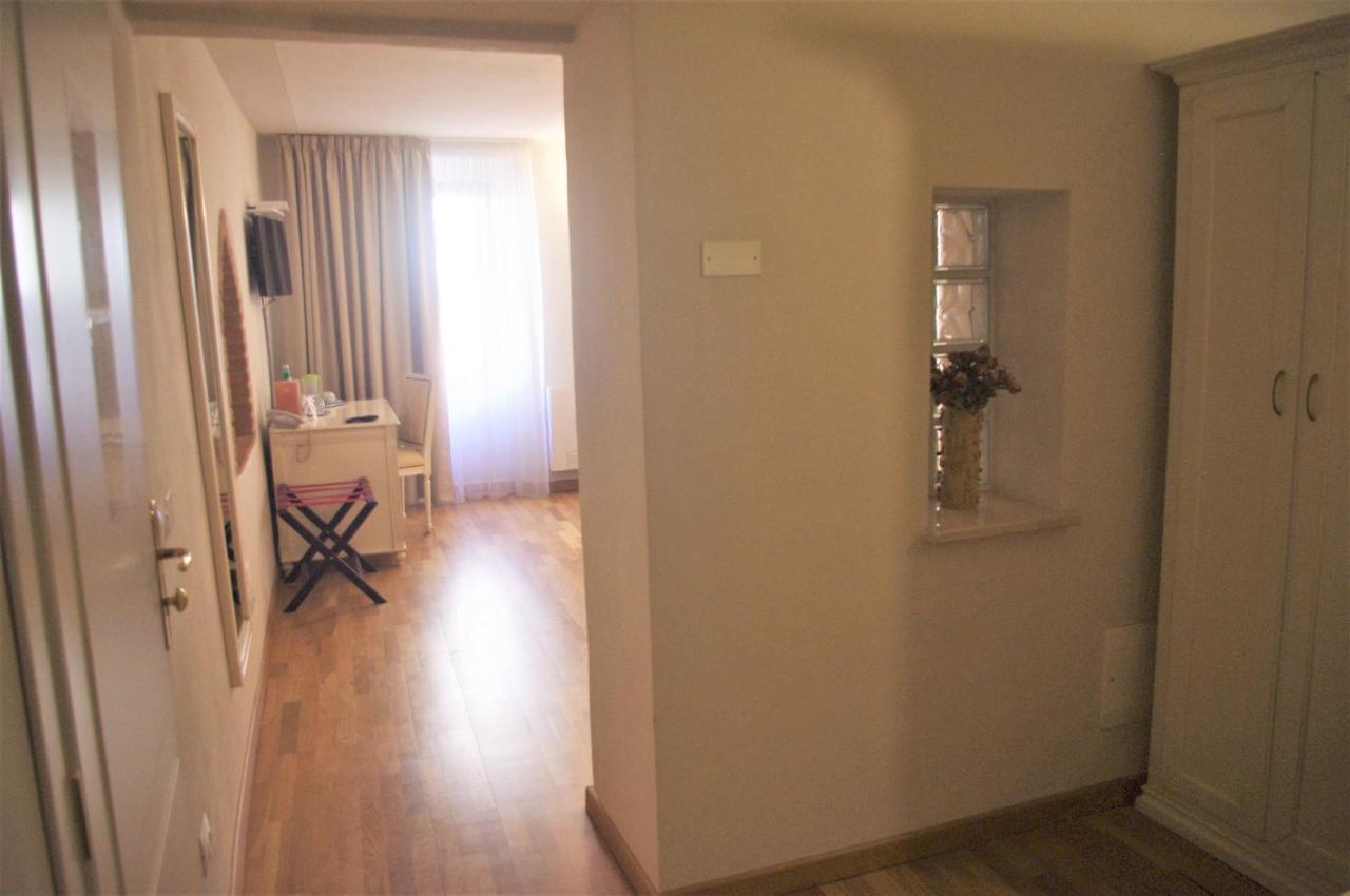 Hotel In 3*