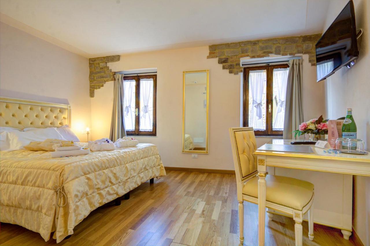 Hotel In Volterra