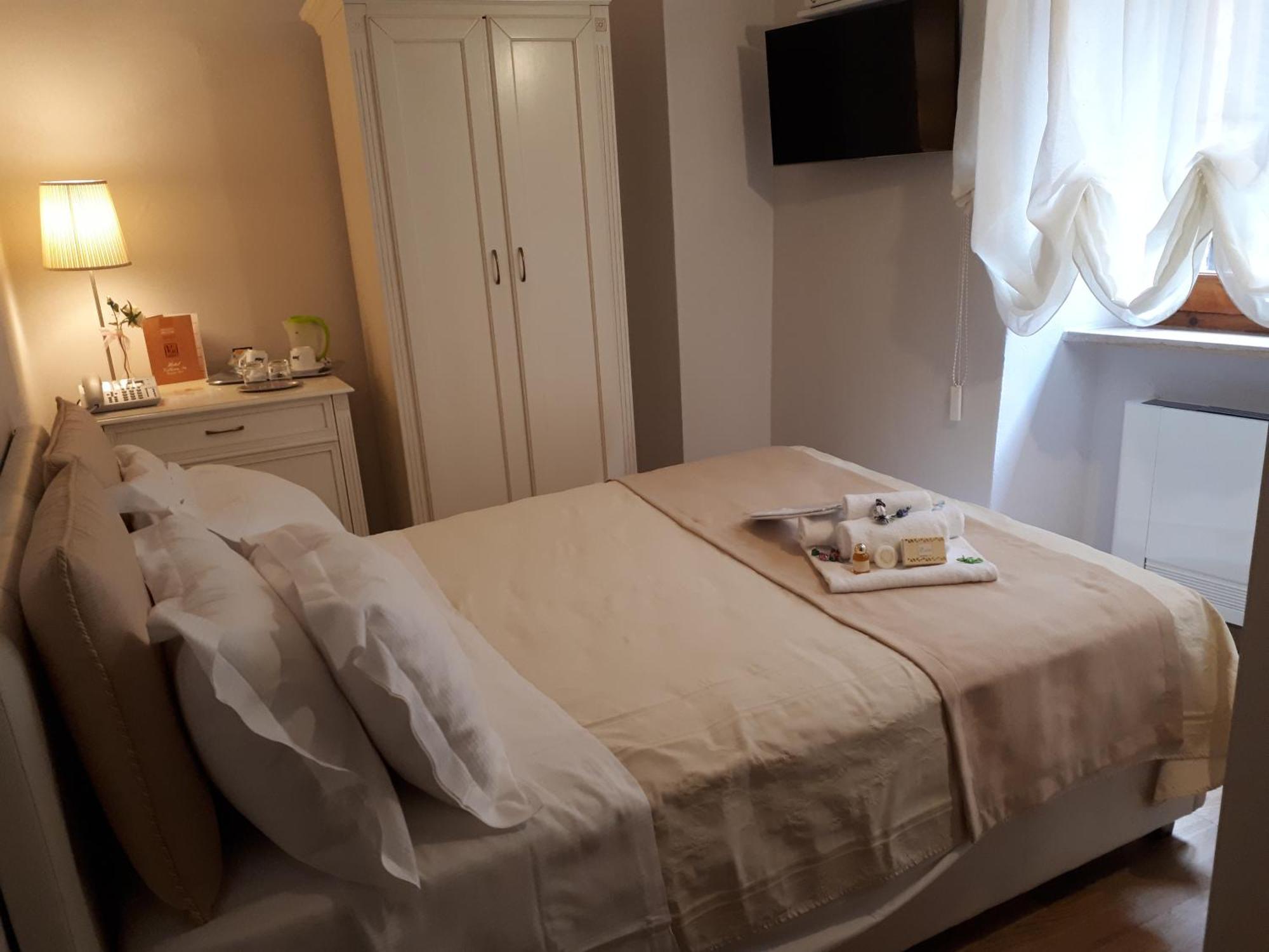In Hotel 3*